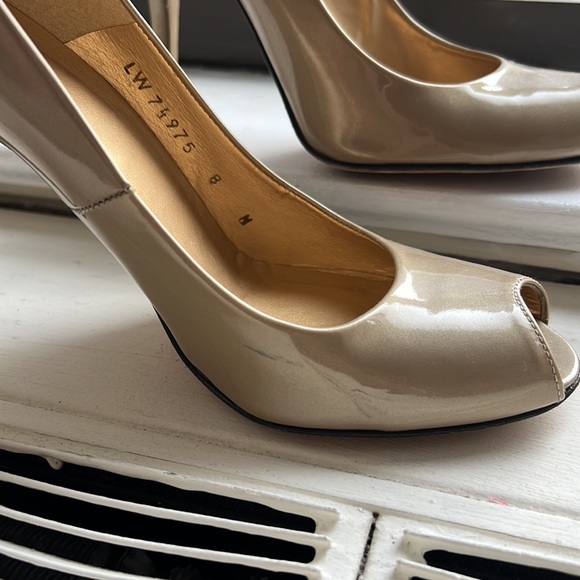 Stuart Weitzman Peep Toe Nude Pumps - Picture 4 of 6